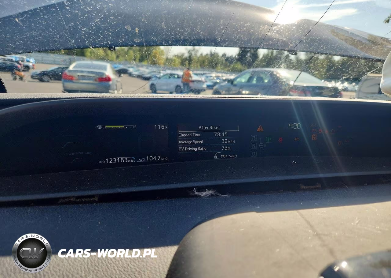 2018 Toyota Prius Prime Premium VIN:JTDKARFPXJ3078686 - 9
