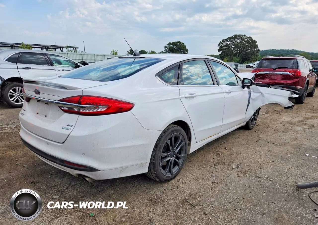 2018 Ford Fusion Se VIN:3FA6P0HDXJR135099 - 3