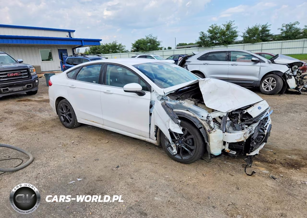 2018 Ford Fusion Se VIN:3FA6P0HDXJR135099 - 4