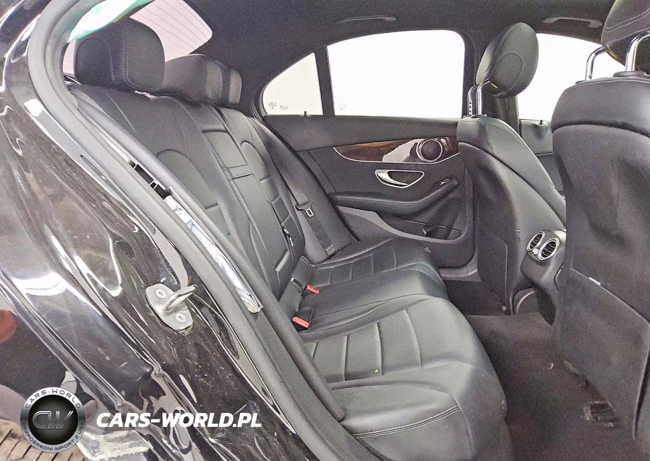 2018 Mercedes-Benz C 300 VIN:55SWF4JB0JU242238 - 10