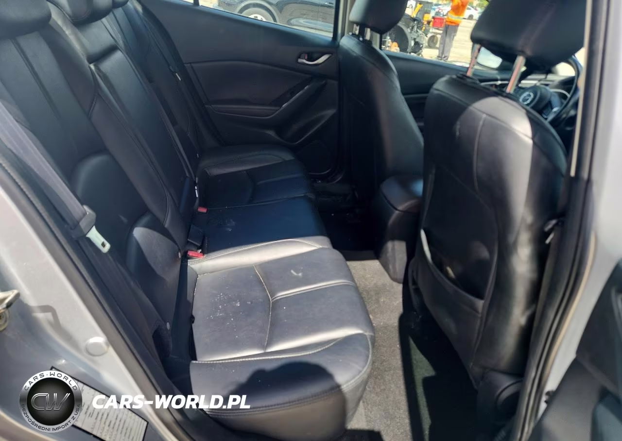 2018 Mazda 3 Touring VIN:3MZBN1V35JM205845 - 10