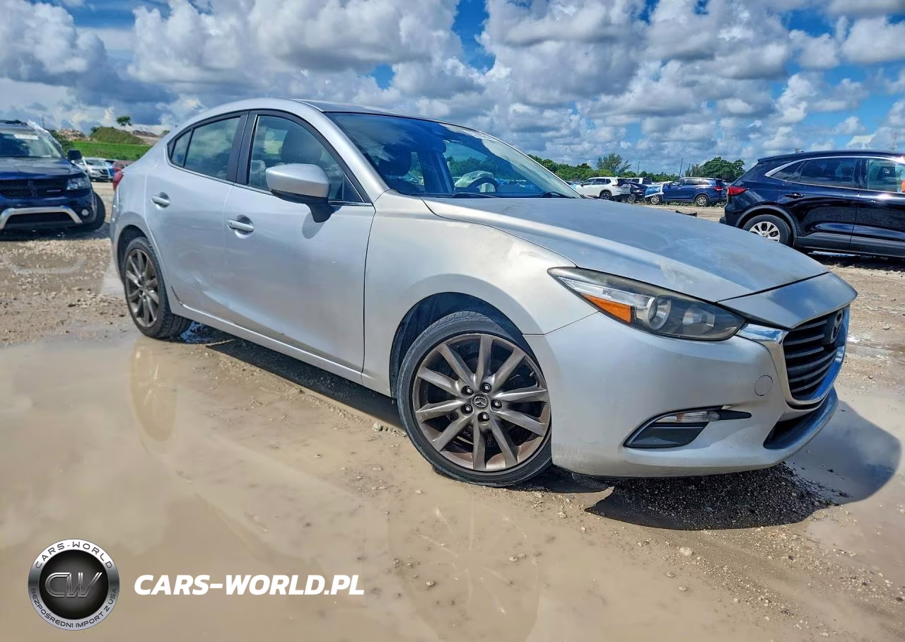 2018 Mazda 3 Touring VIN:3MZBN1V35JM205845 - 4