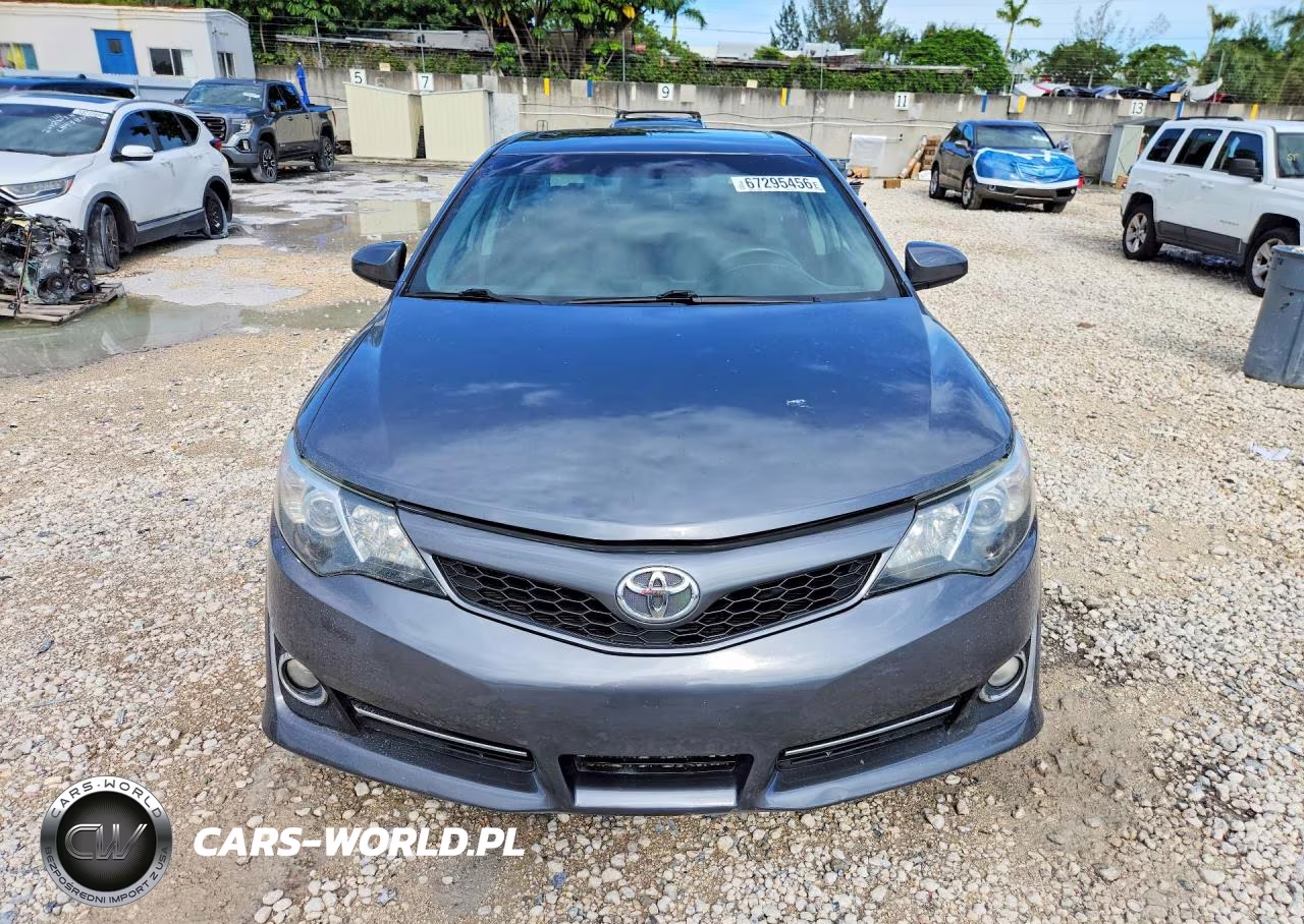 2014 Toyota Camry Se Sport VIN:4T1BF1FK9EU737621 - 5