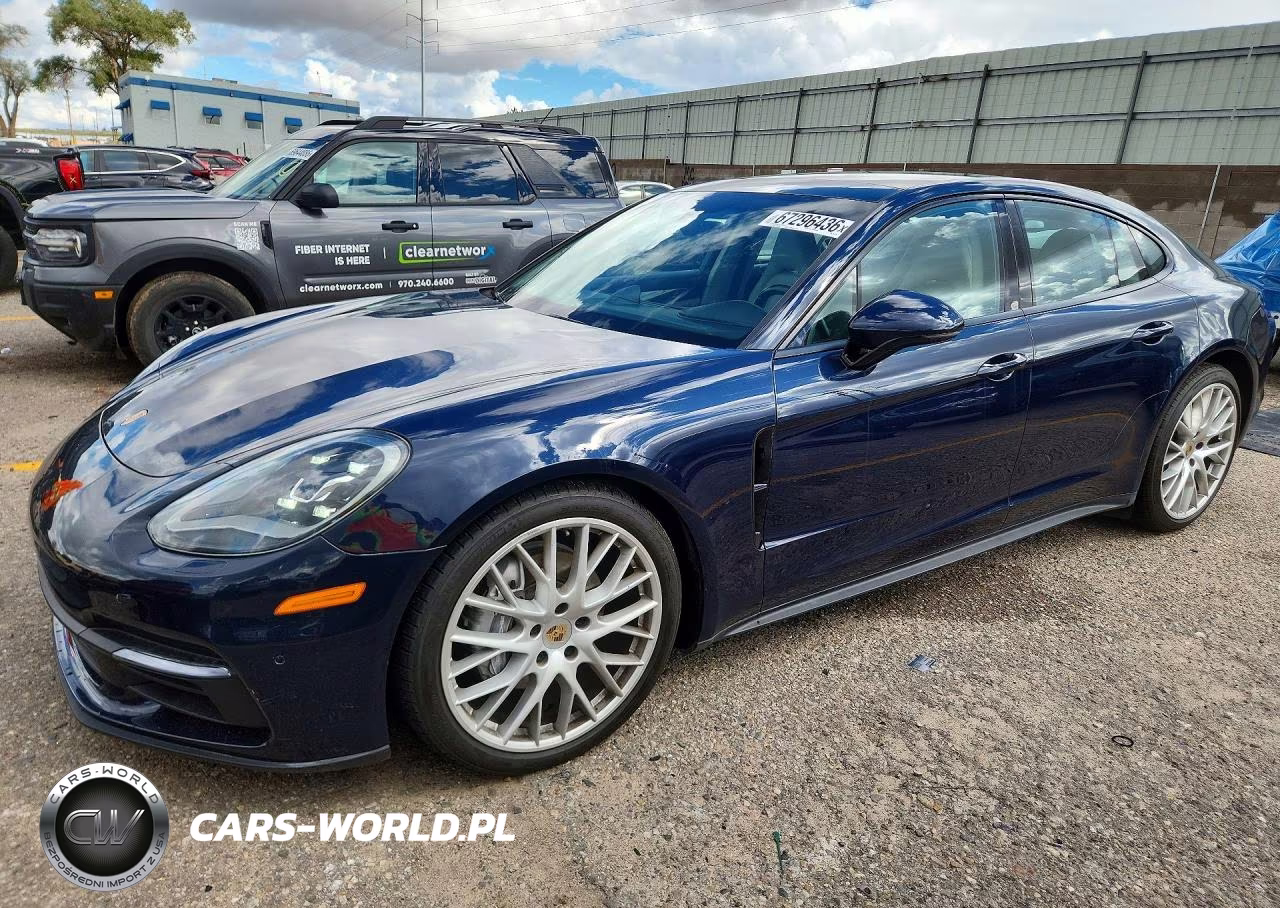 2018 Porsche Panamera 4