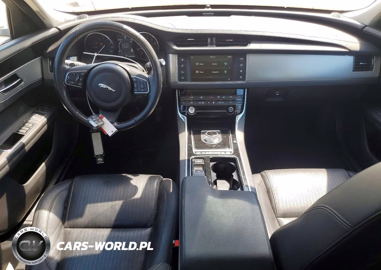 2016 Jaguar Xf Prestige VIN:SAJBK4BV7GCY20377 - 8