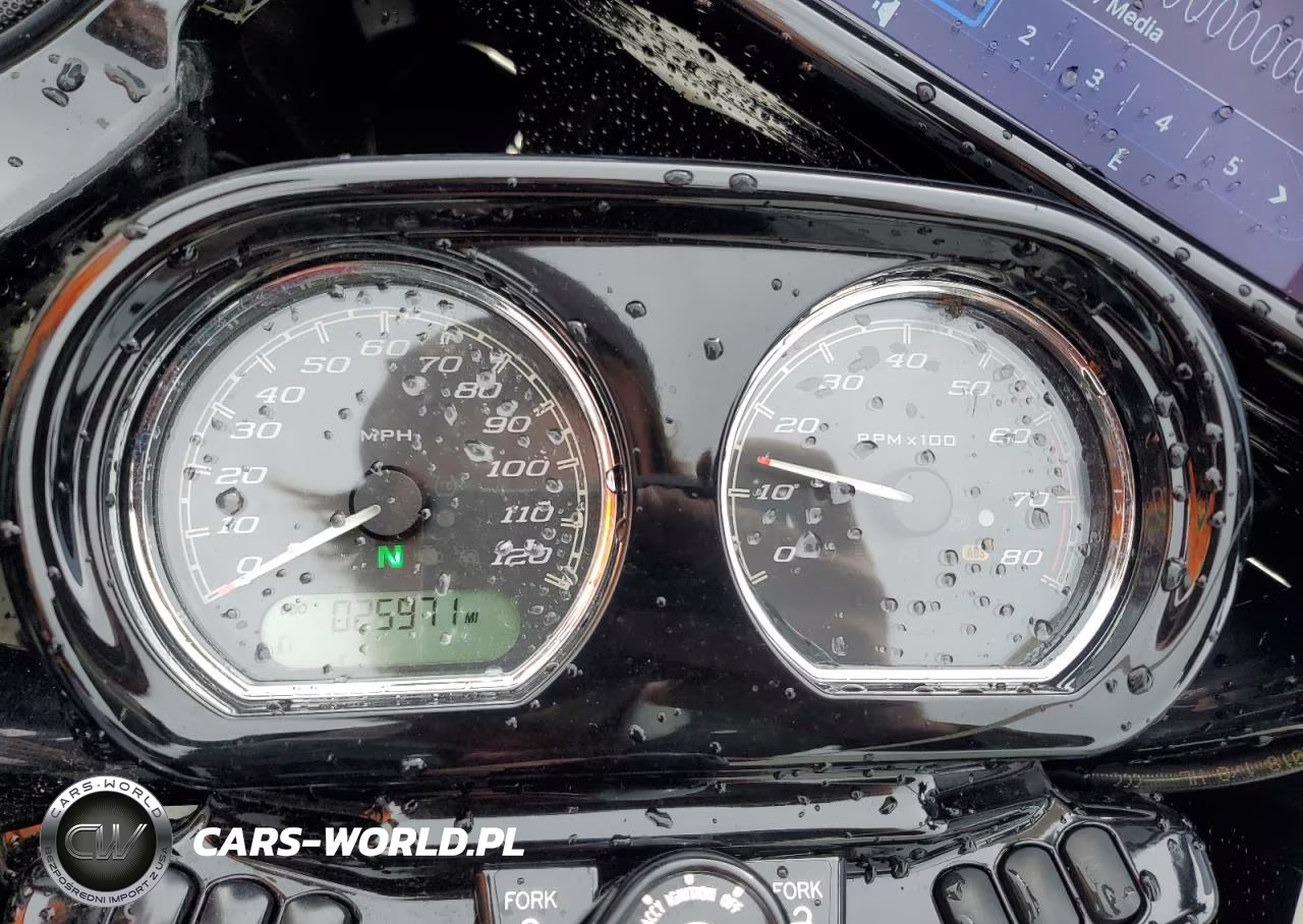 2019 Harley-Davidson Fltrxs VIN:1HD1KTP17KB609574 - 7