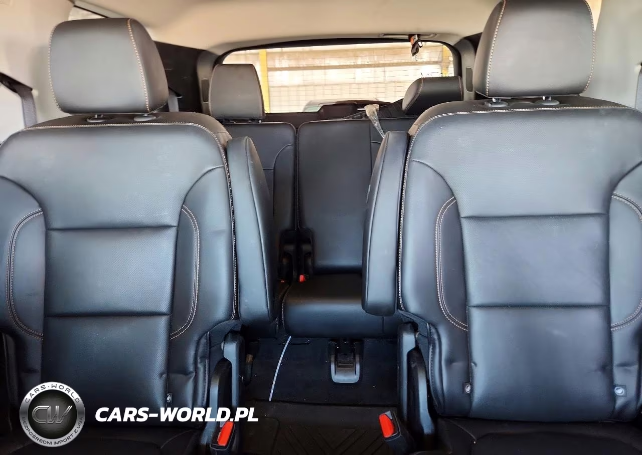 2021 Chevrolet Traverse Premier VIN:1GNEVKKW7MJ138176 - 10