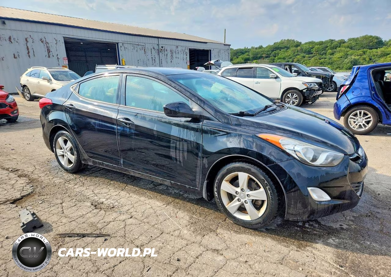 2013 Hyundai Elantra Gls VIN:5NPDH4AE0DH423665 - 4