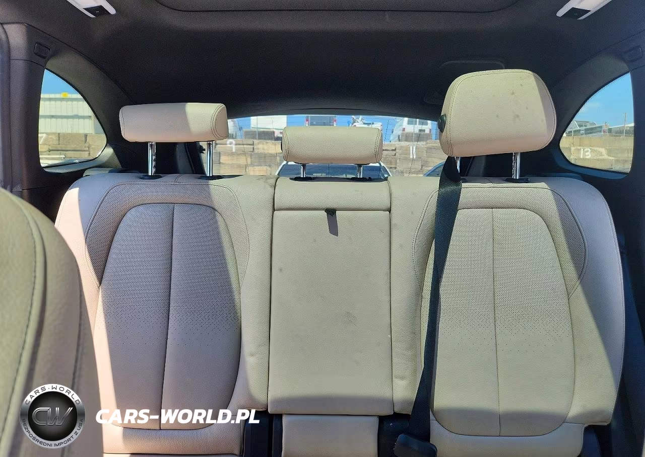 2018 BMW X1 xDrive28I VIN:WBXHT3C33J5K20449 - 10