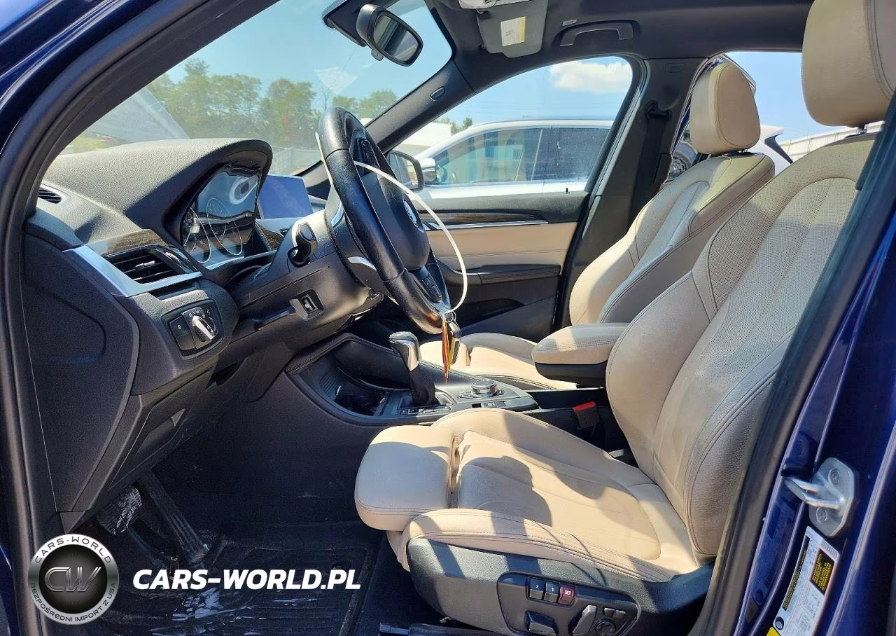 2018 BMW X1 xDrive28I VIN:WBXHT3C33J5K20449 - 7