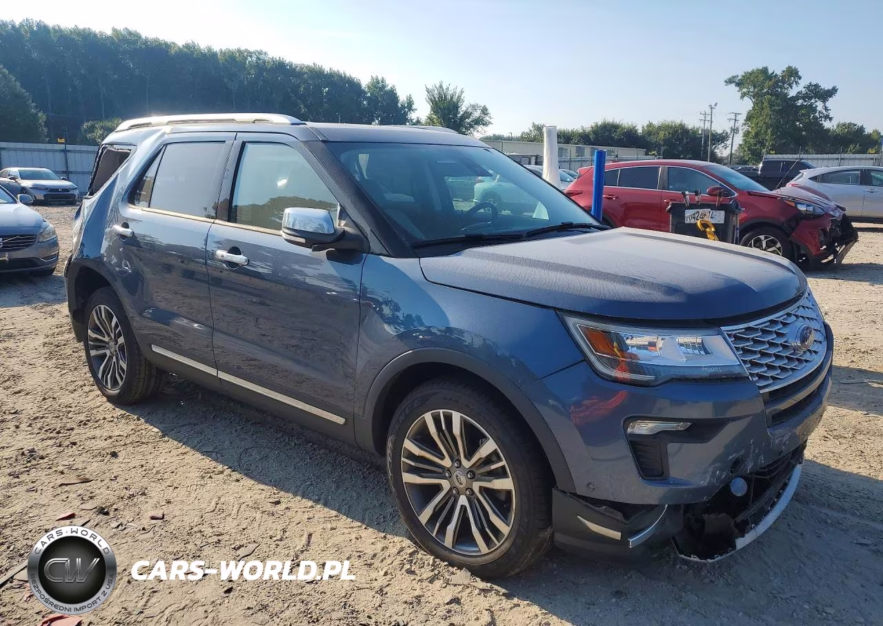 2018 Ford Explorer Platinum VIN:1FM5K8HT3JGC34814 - 4