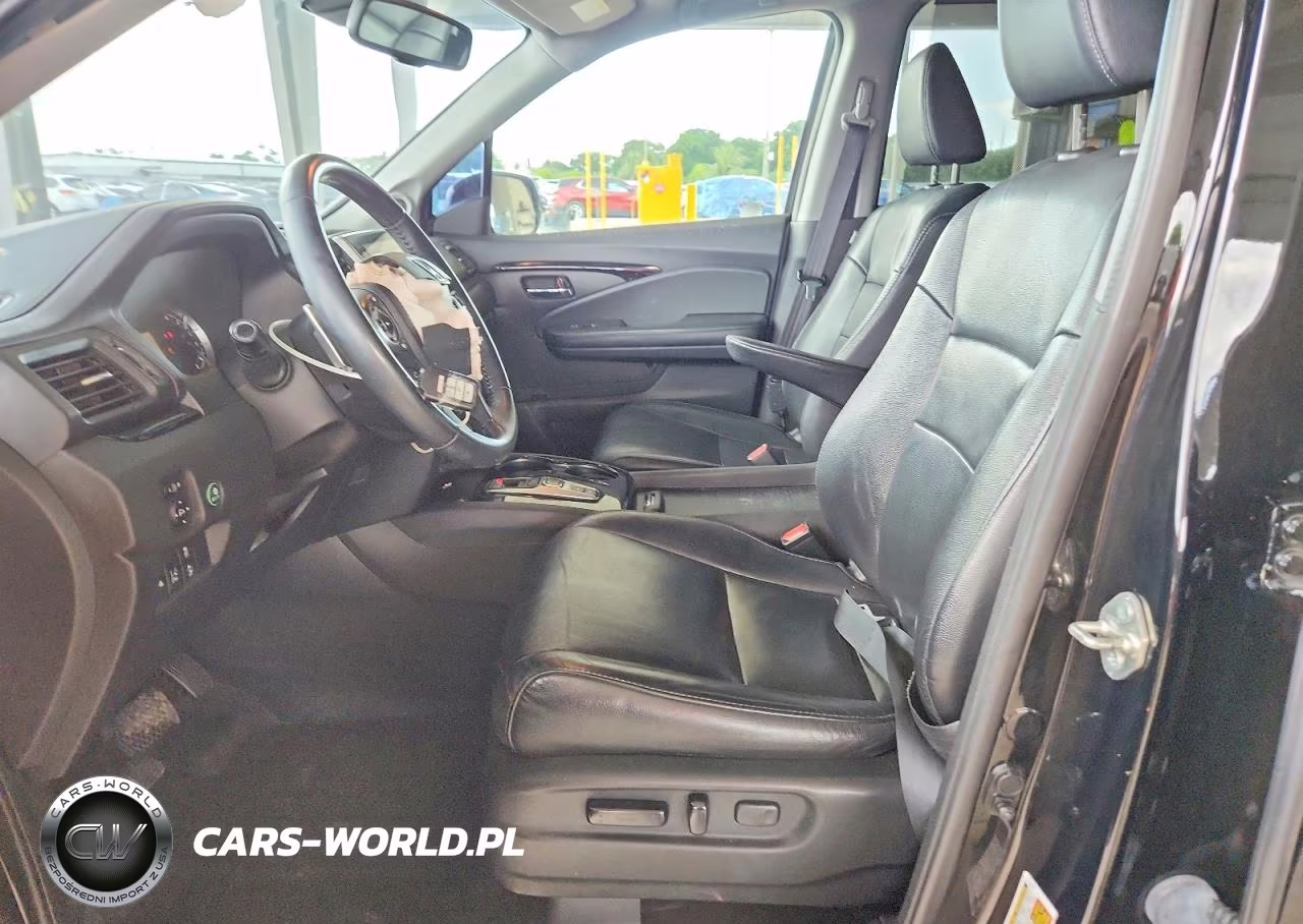 2017 Honda Pilot Touring VIN:5FNYF5H9XHB022991 - 7
