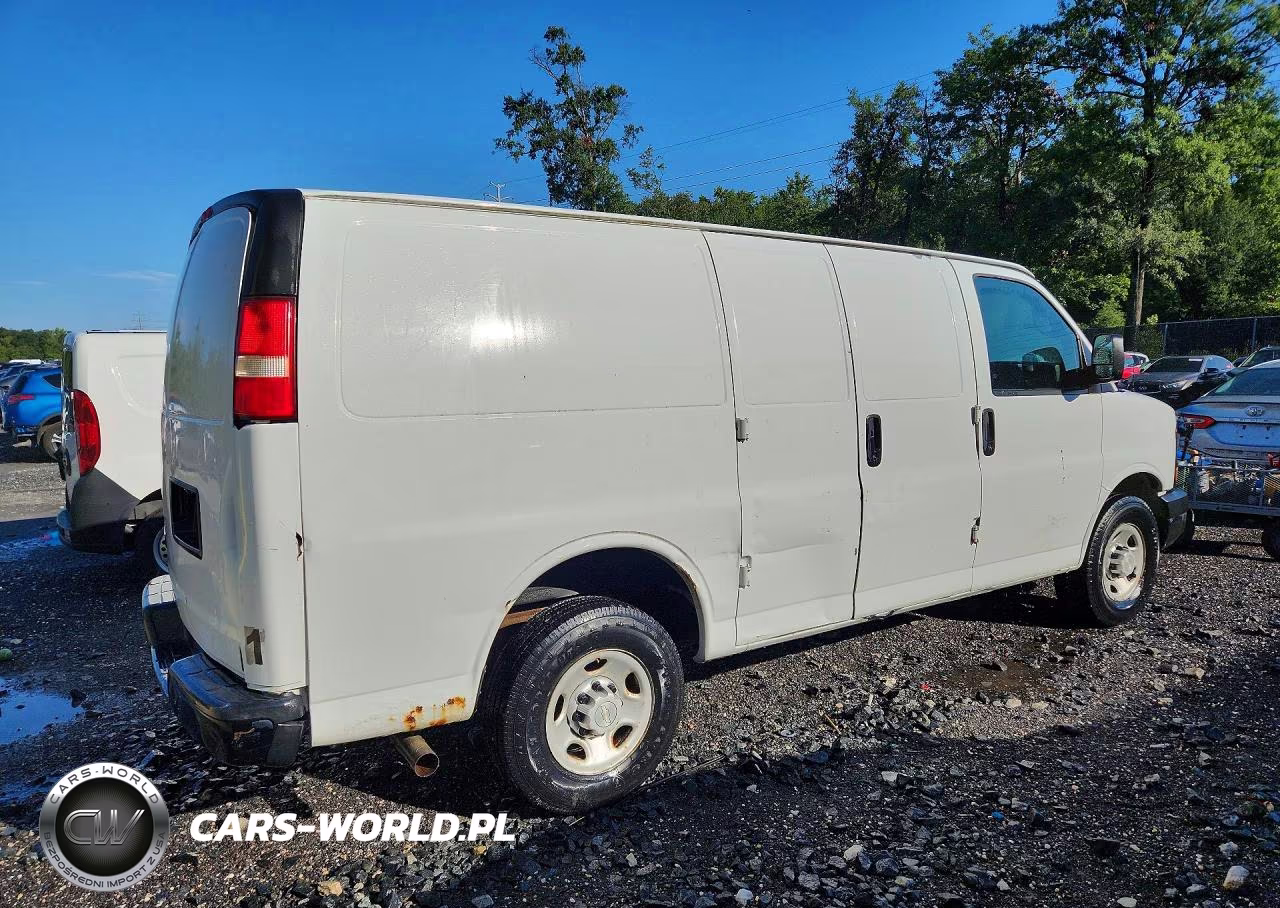 2008 Chevrolet Express G2500 VIN:1GCGG25C181118833 - 3