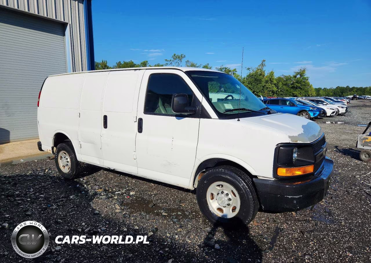 2008 Chevrolet Express G2500 VIN:1GCGG25C181118833 - 4