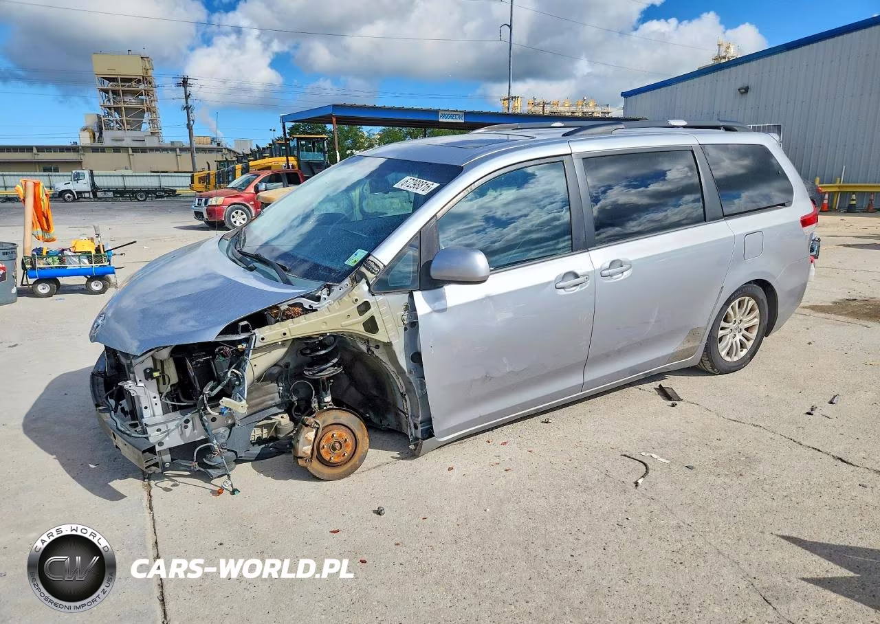 2014 Toyota Sienna Xle 8-Passenger