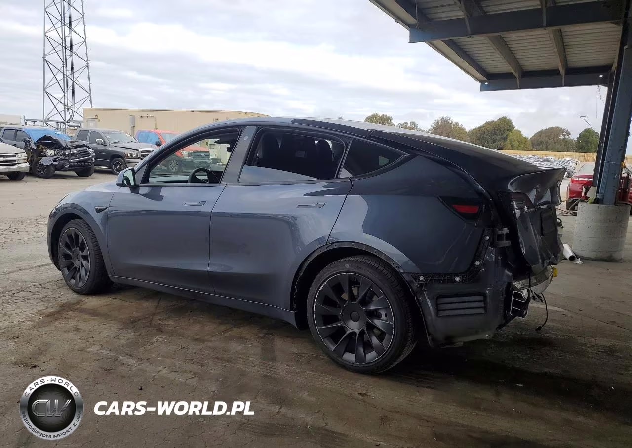2022 Tesla Model Y VIN:7SAYGAEE5NF520554 - 2