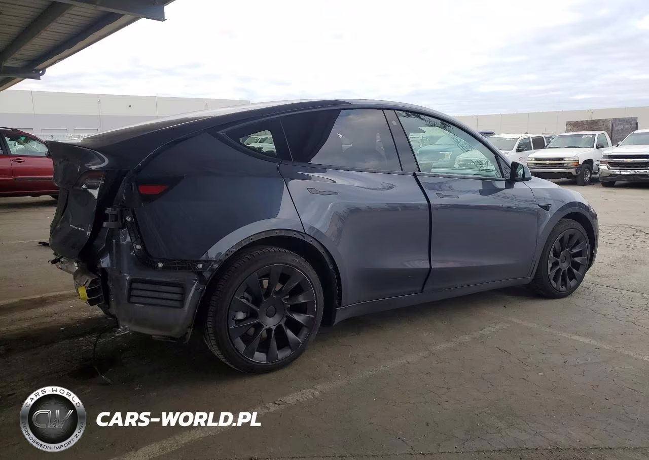 2022 Tesla Model Y VIN:7SAYGAEE5NF520554 - 3