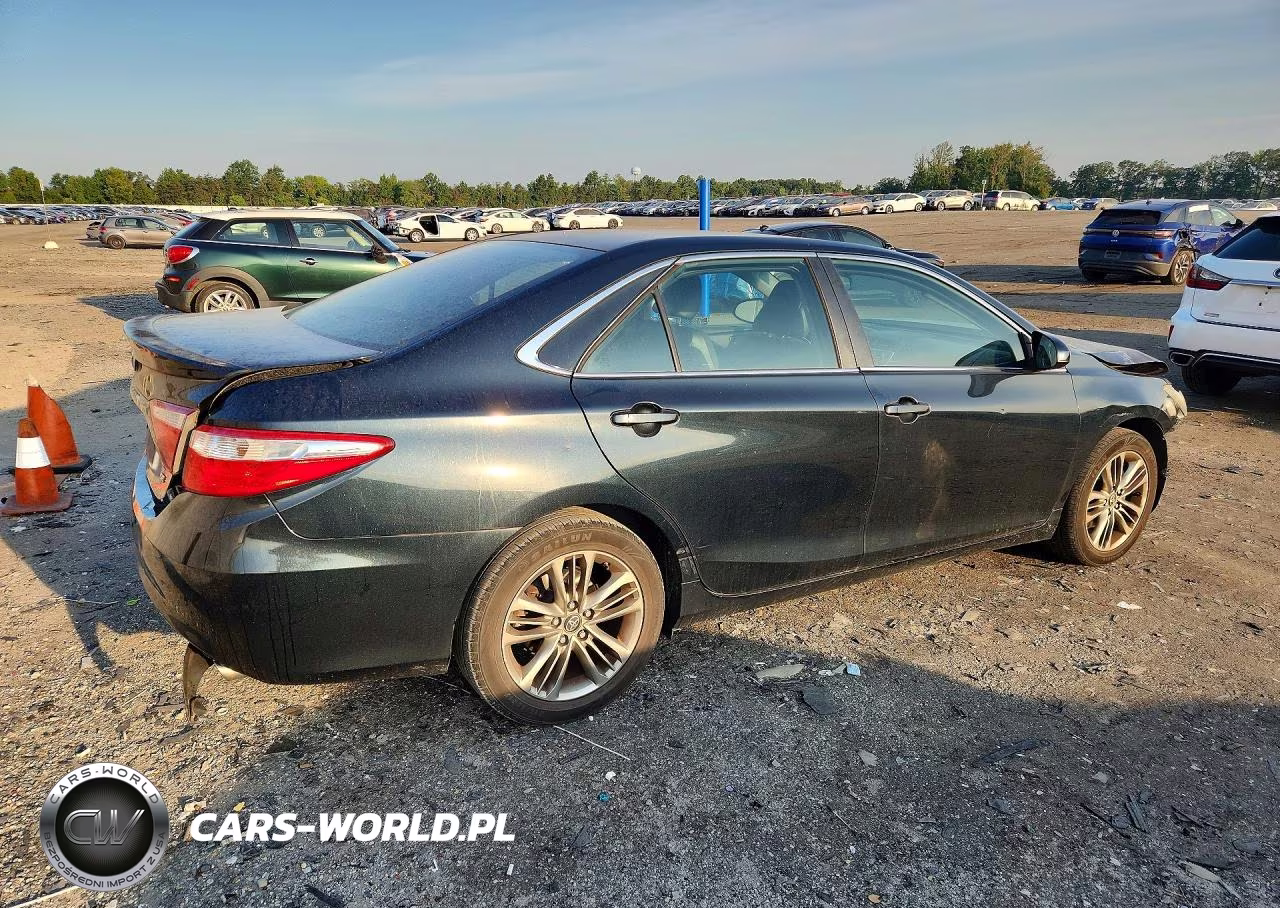 2016 Toyota Camry Se VIN:4T1BF1FK7GU264062 - 3