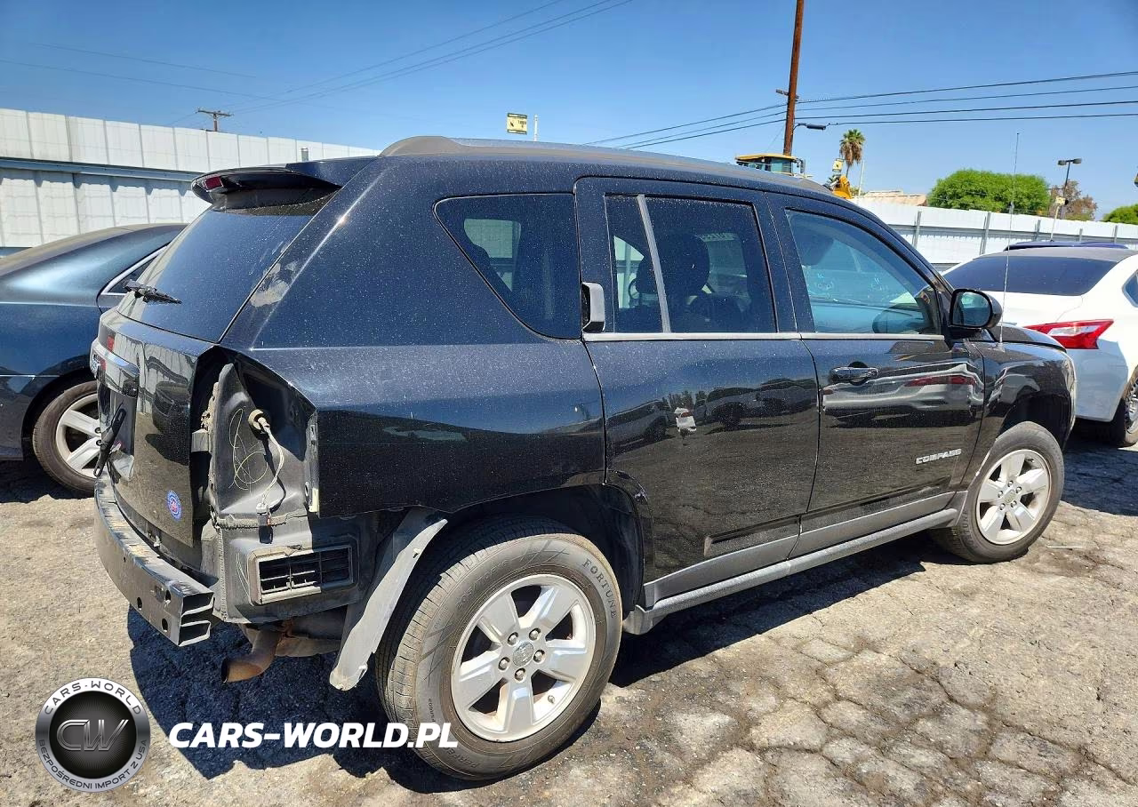 2014 Jeep Compass Sport VIN:1C4NJCBA1ED818105 - 3