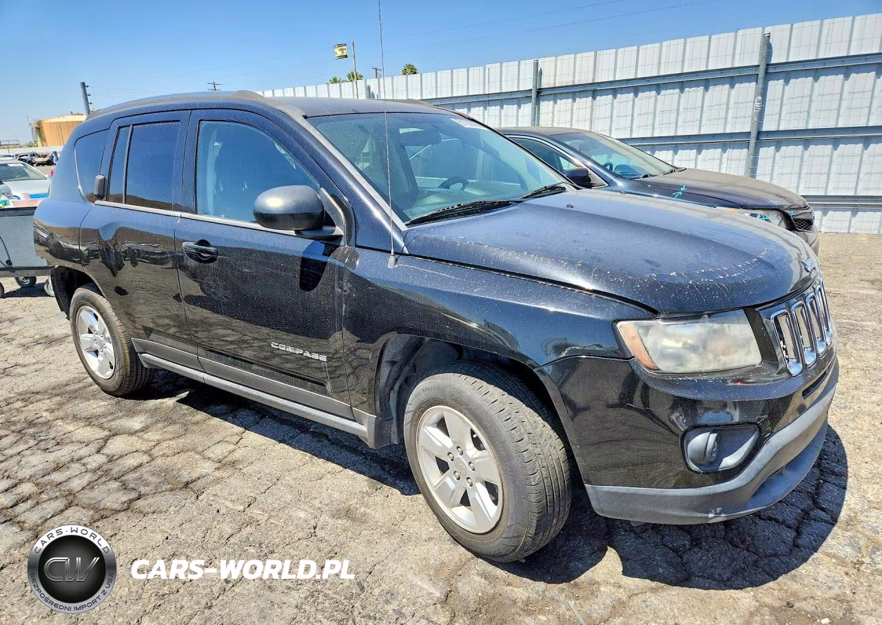 2014 Jeep Compass Sport VIN:1C4NJCBA1ED818105 - 4