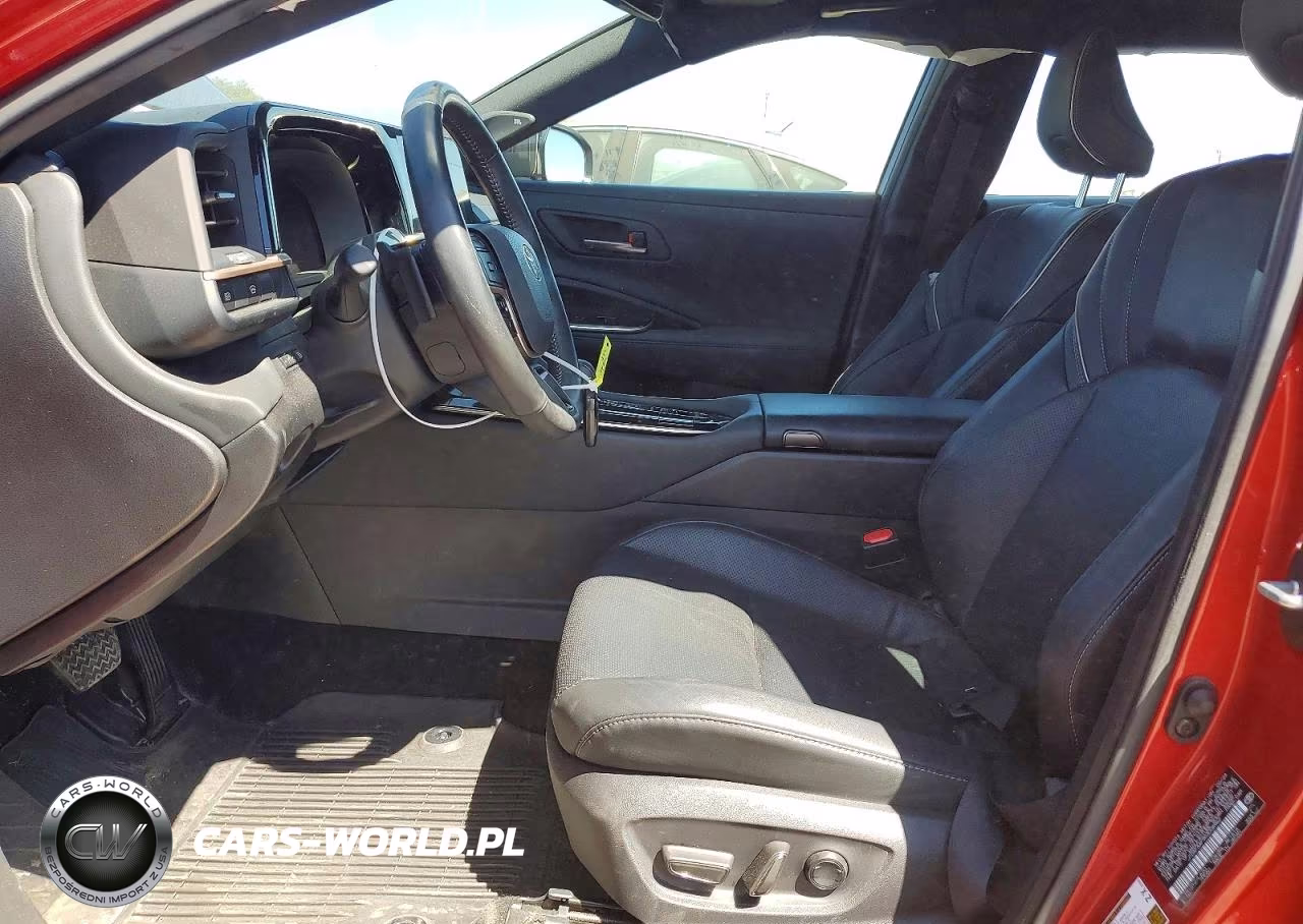 2024 Toyota Crown Platinum VIN:JTDAFAAF9R3008962 - 7