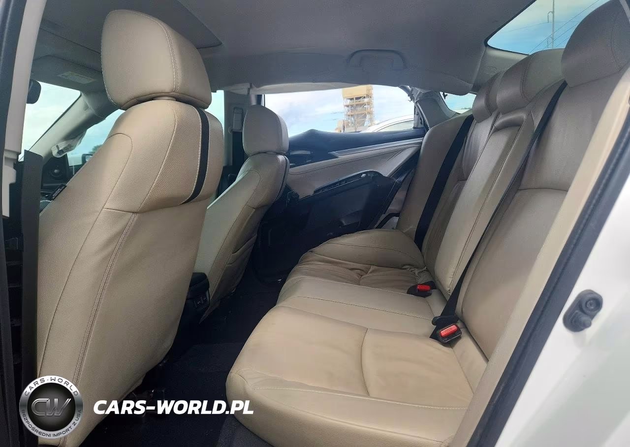 2020 Honda Civic Touring VIN:19XFC1F94LE017568 - 10