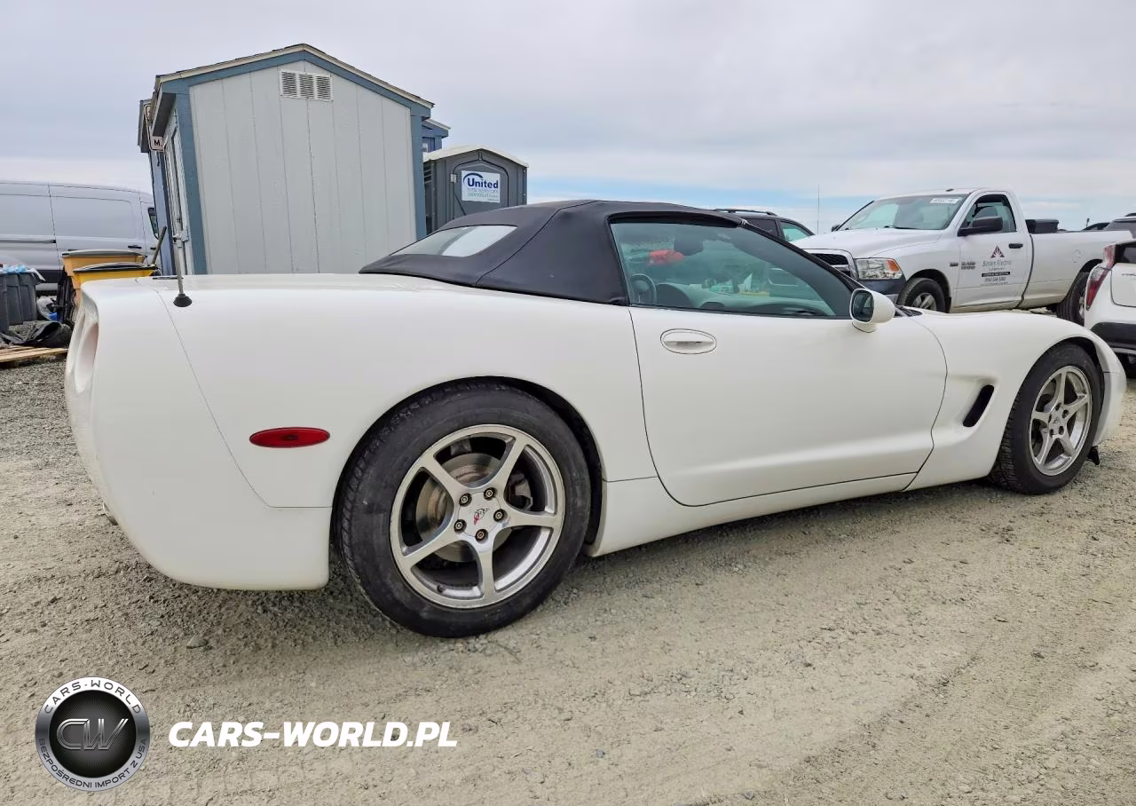 2001 Chevrolet Corvette VIN:1G1YY32G815122318 - 3