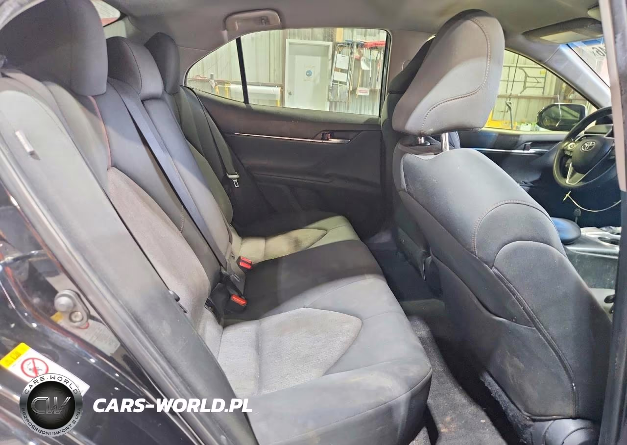 2018 Toyota Camry Le VIN:JTNB11HK4J3009930 - 10