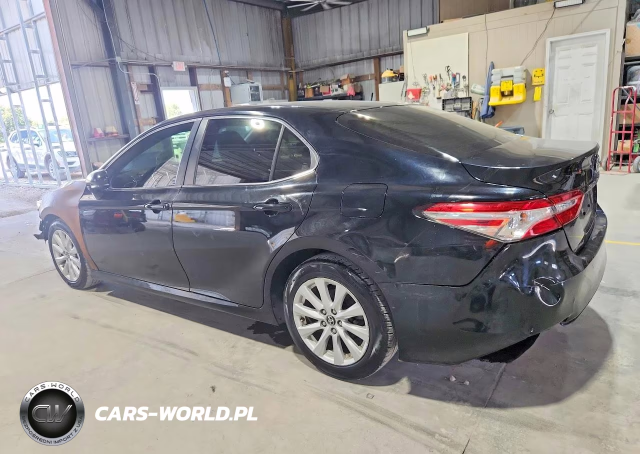 2018 Toyota Camry Le VIN:JTNB11HK4J3009930 - 2