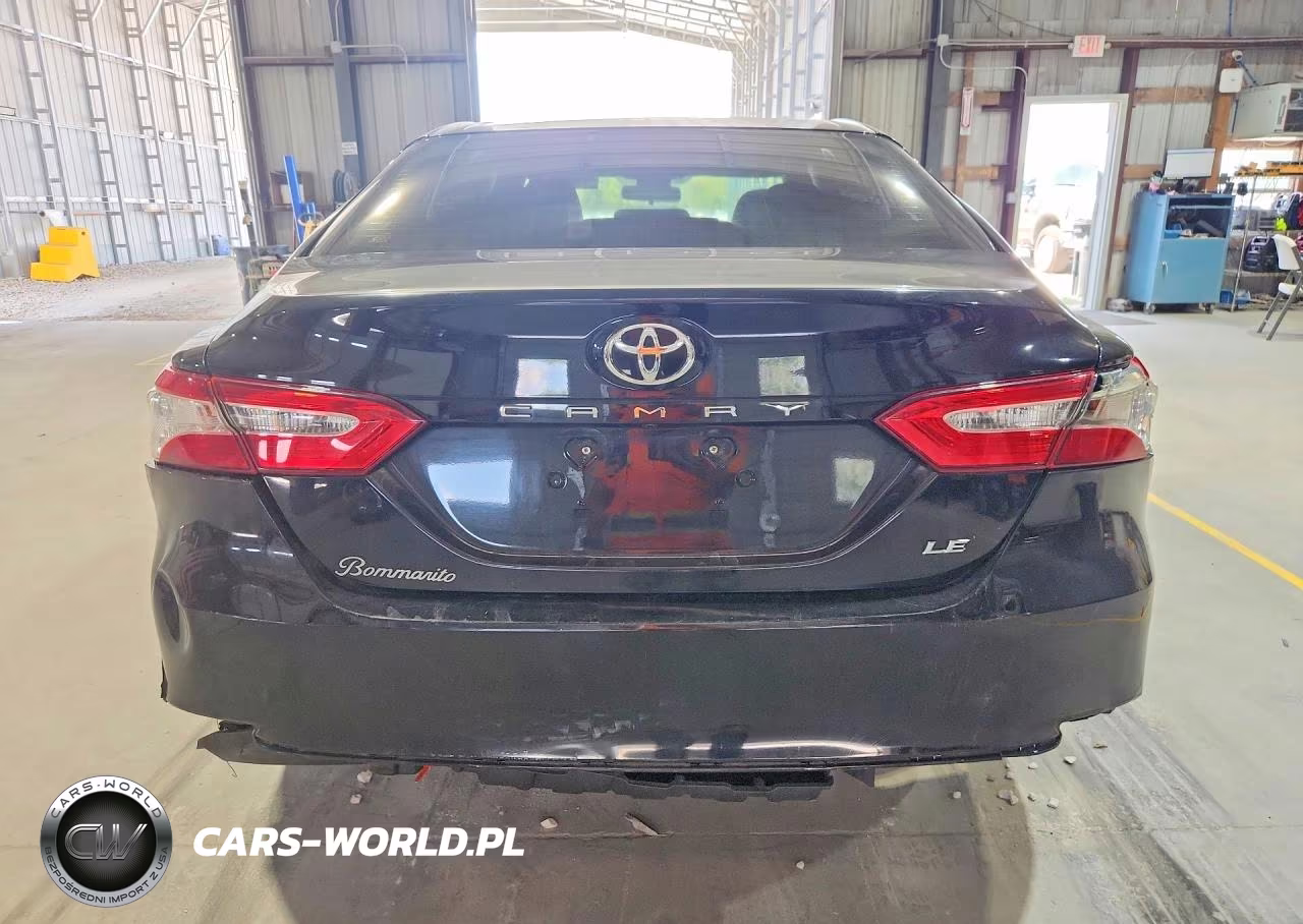 2018 Toyota Camry Le VIN:JTNB11HK4J3009930 - 6