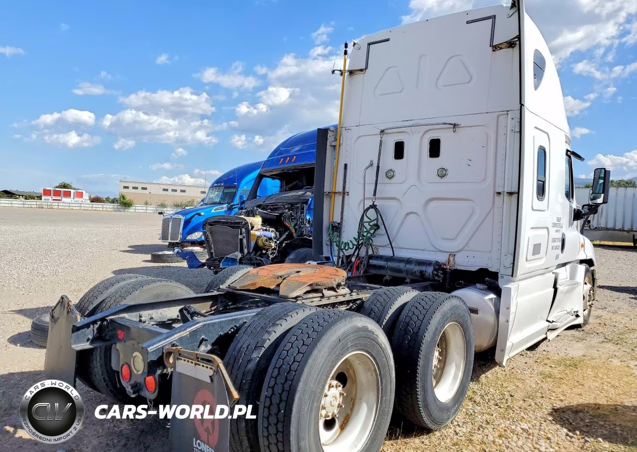 2017 Freightliner Cascadia 125 Semi Truck VIN:1FUJGLBG4HLHV6867 - 3