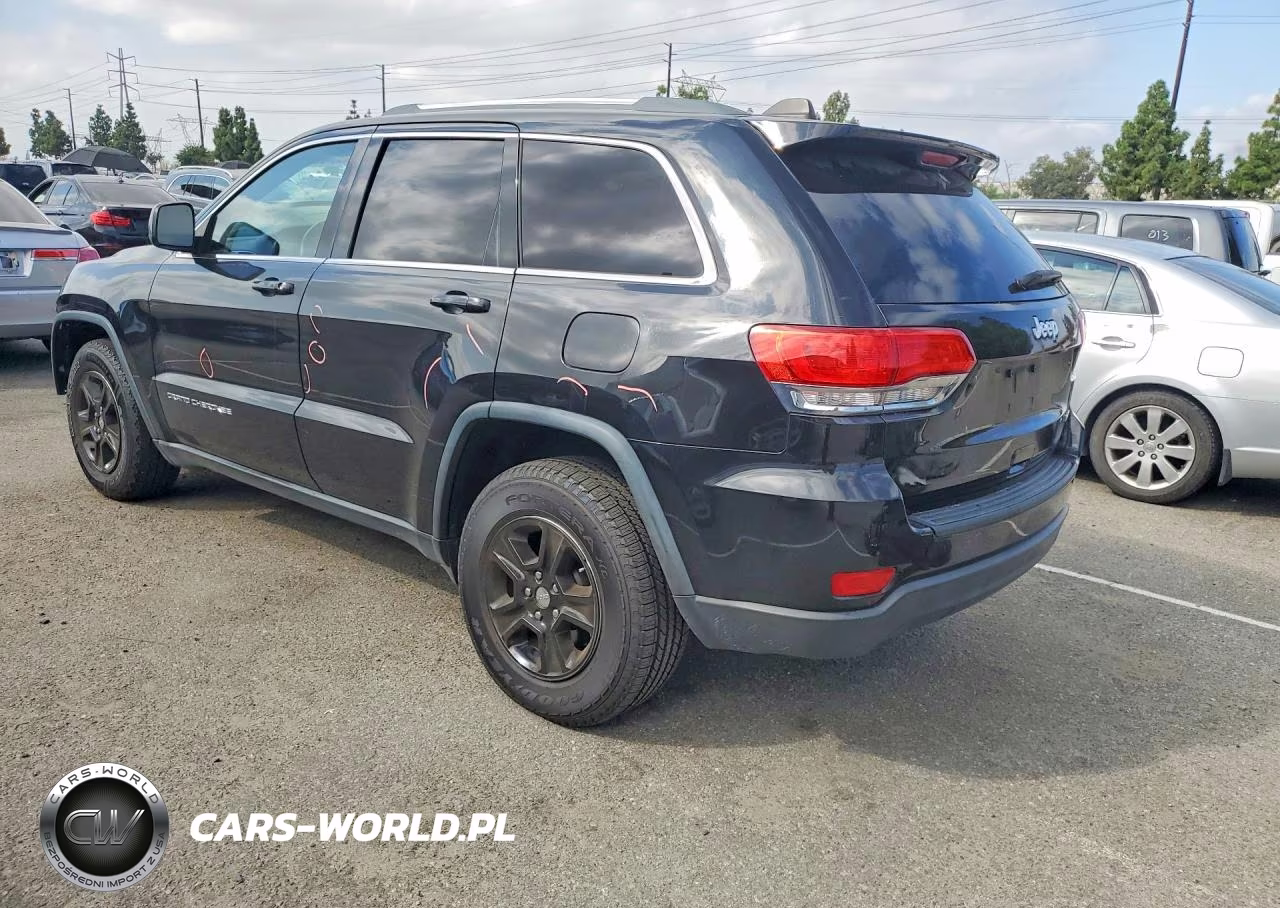 2015 Jeep Grand Cherokee Laredo VIN:1C4RJEAG7FC739936 - 2