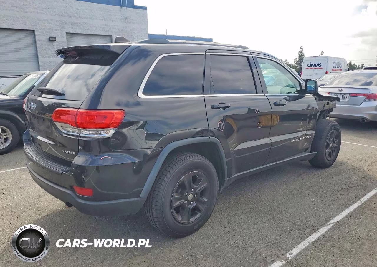 2015 Jeep Grand Cherokee Laredo VIN:1C4RJEAG7FC739936 - 3