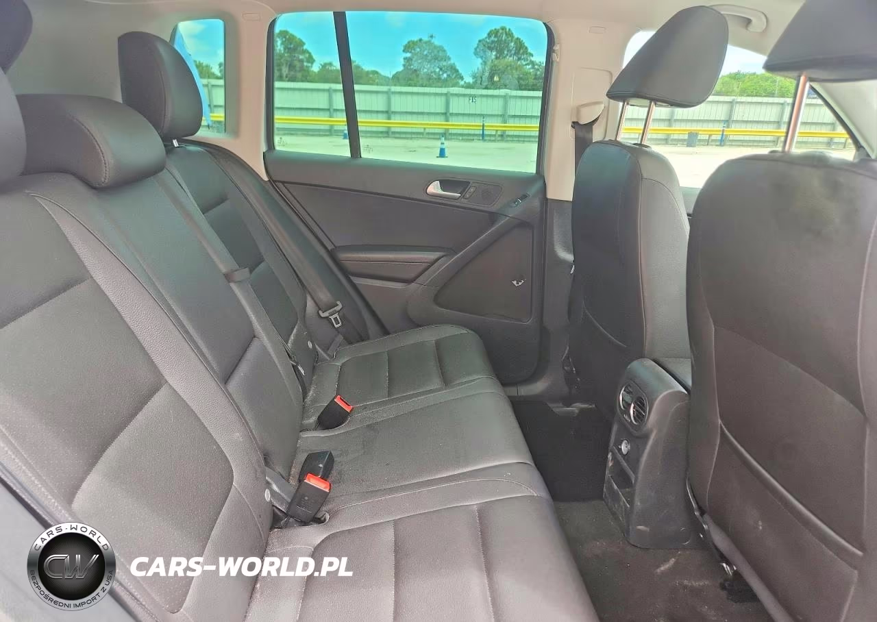 2017 Volkswagen Tiguan Wolfsburg VIN:WVGSV7AX0HK012319 - 11