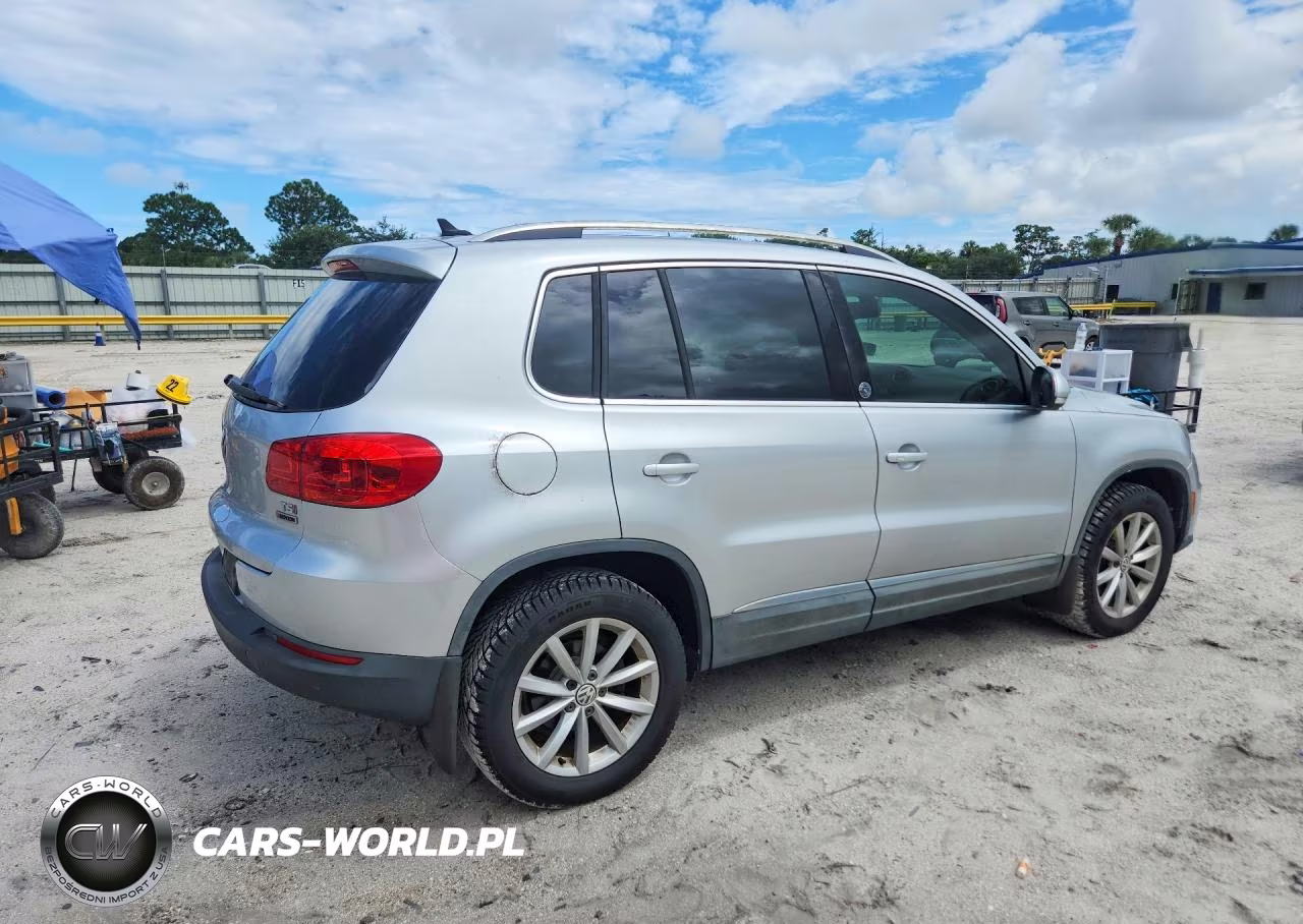 2017 Volkswagen Tiguan Wolfsburg VIN:WVGSV7AX0HK012319 - 3