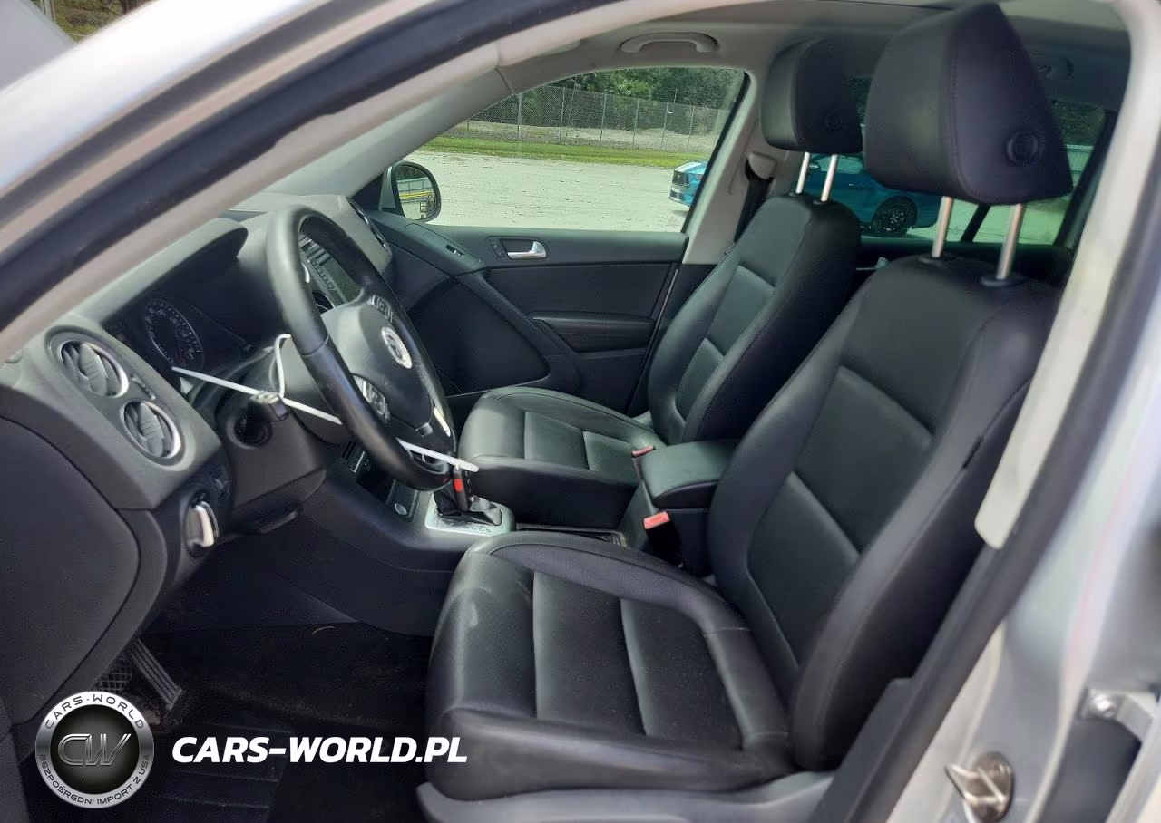 2017 Volkswagen Tiguan Wolfsburg VIN:WVGSV7AX0HK012319 - 7