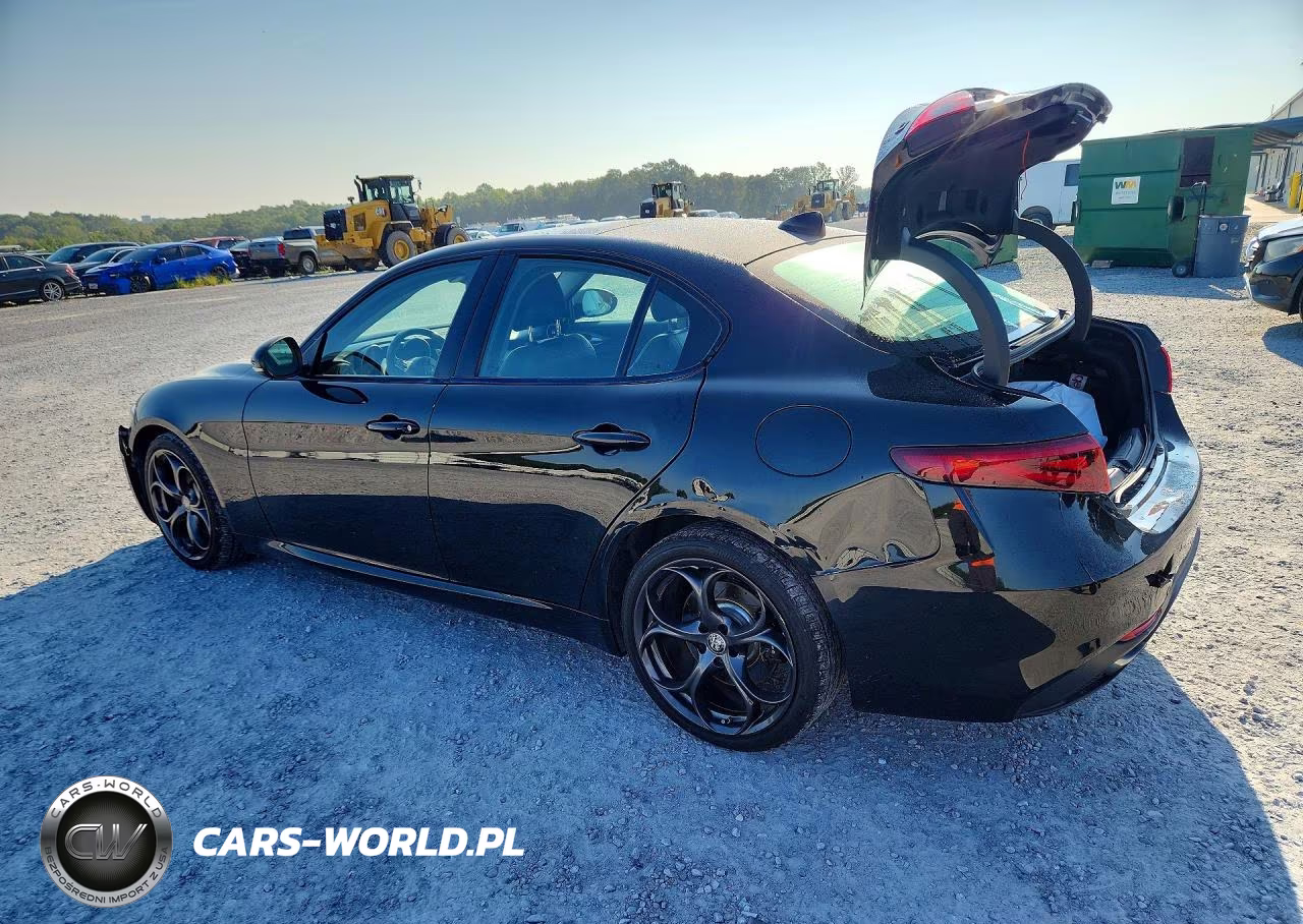 2018 Alfa Romeo Giulia Ti Q4 VIN:ZARFAEEN5J7597816 - 2