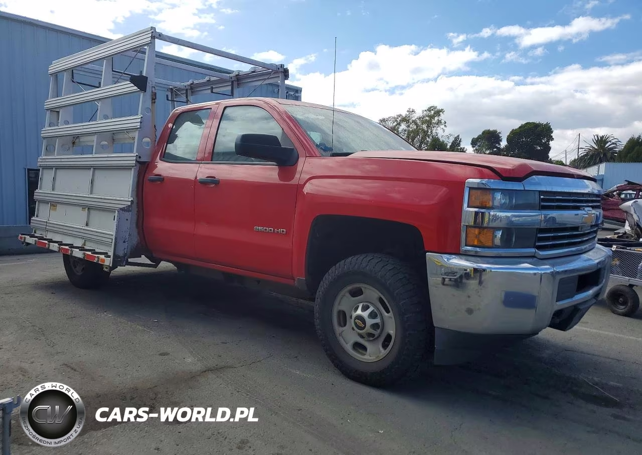 2018 Chevrolet Silverado K2500 Heavy Duty VIN:1GC2KUEG0JZ229775 - 4