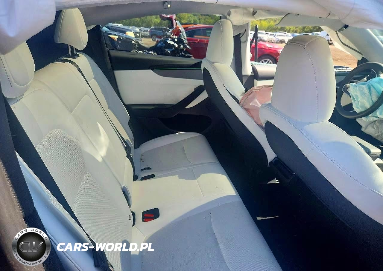 2026 Tesla Model Y VIN:7SAYGDEEXTF391192 - 10
