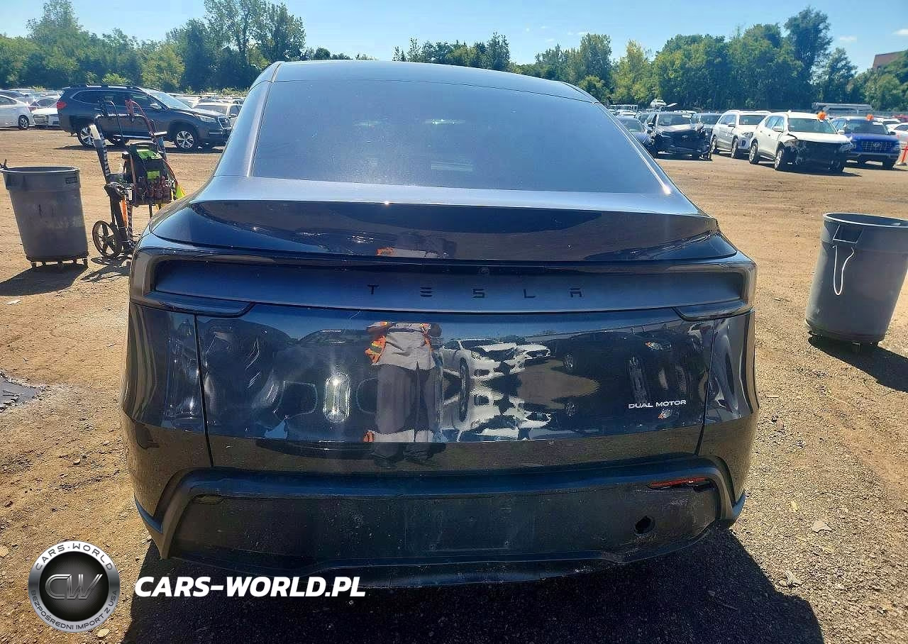 2026 Tesla Model Y VIN:7SAYGDEEXTF391192 - 6