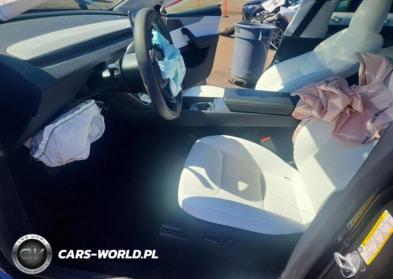 2026 Tesla Model Y VIN:7SAYGDEEXTF391192 - 7