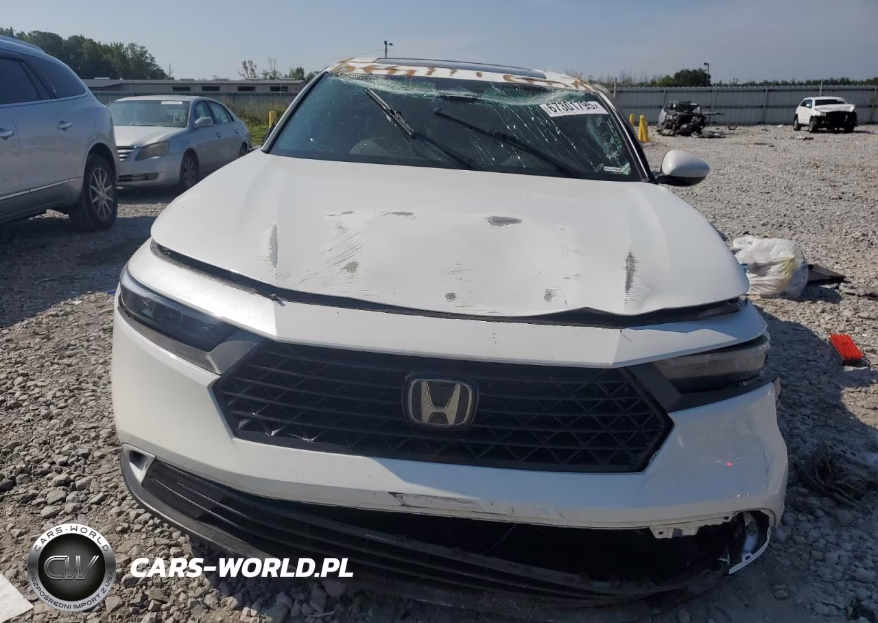 2024 Honda 1200 Aspen VIN:1HGCY1F32RA027061 - 5