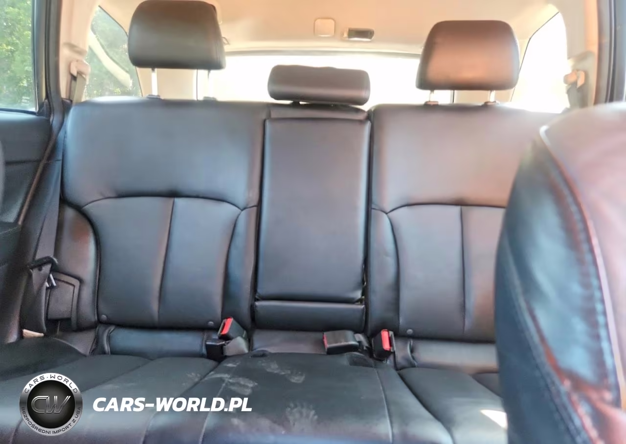 2011 Subaru Outback 3.6R Limited VIN:4S4BRDLC1B2440078 - 10