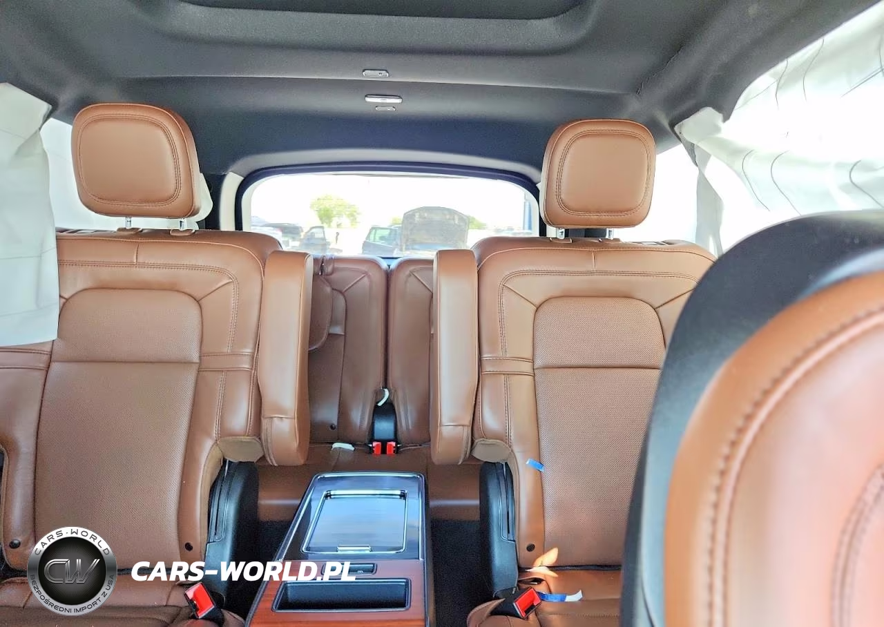 2024 Lincoln Aviator Reserve VIN:5LM5J7XC6RGL01235 - 10
