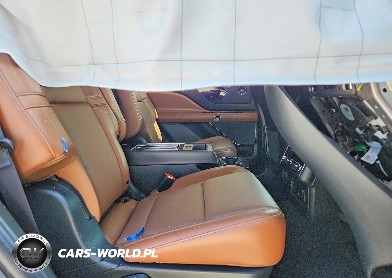 2024 Lincoln Aviator Reserve VIN:5LM5J7XC6RGL01235 - 11
