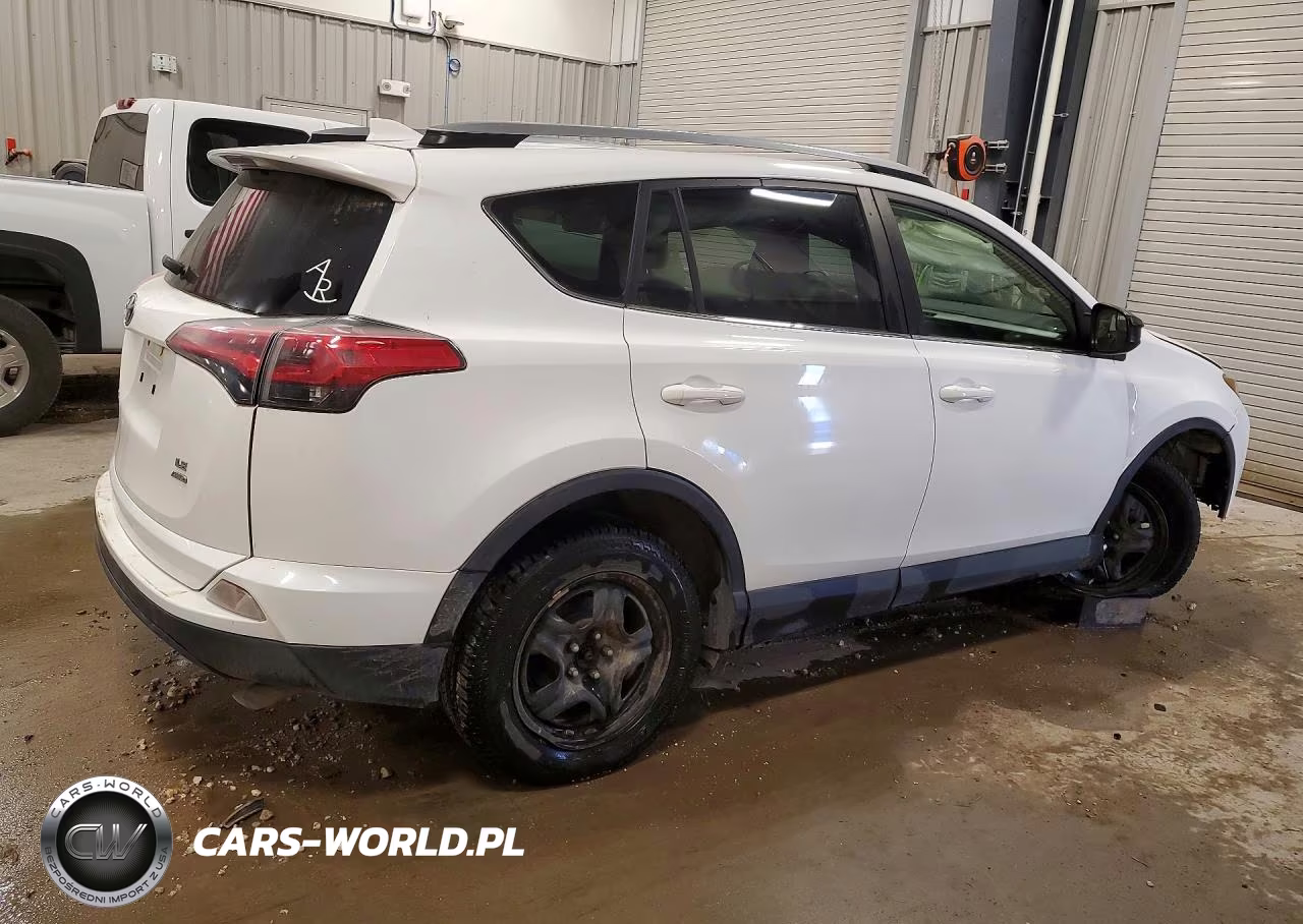 2018 Toyota Rav4 Le VIN:JTMBFREV8JJ741296 - 3