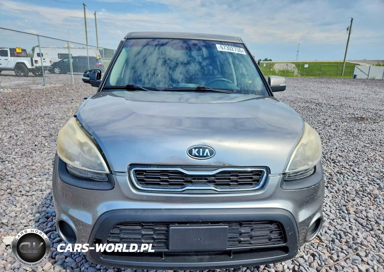 2012 Kia Soul + VIN:KNDJT2A6XC7367252 - 5
