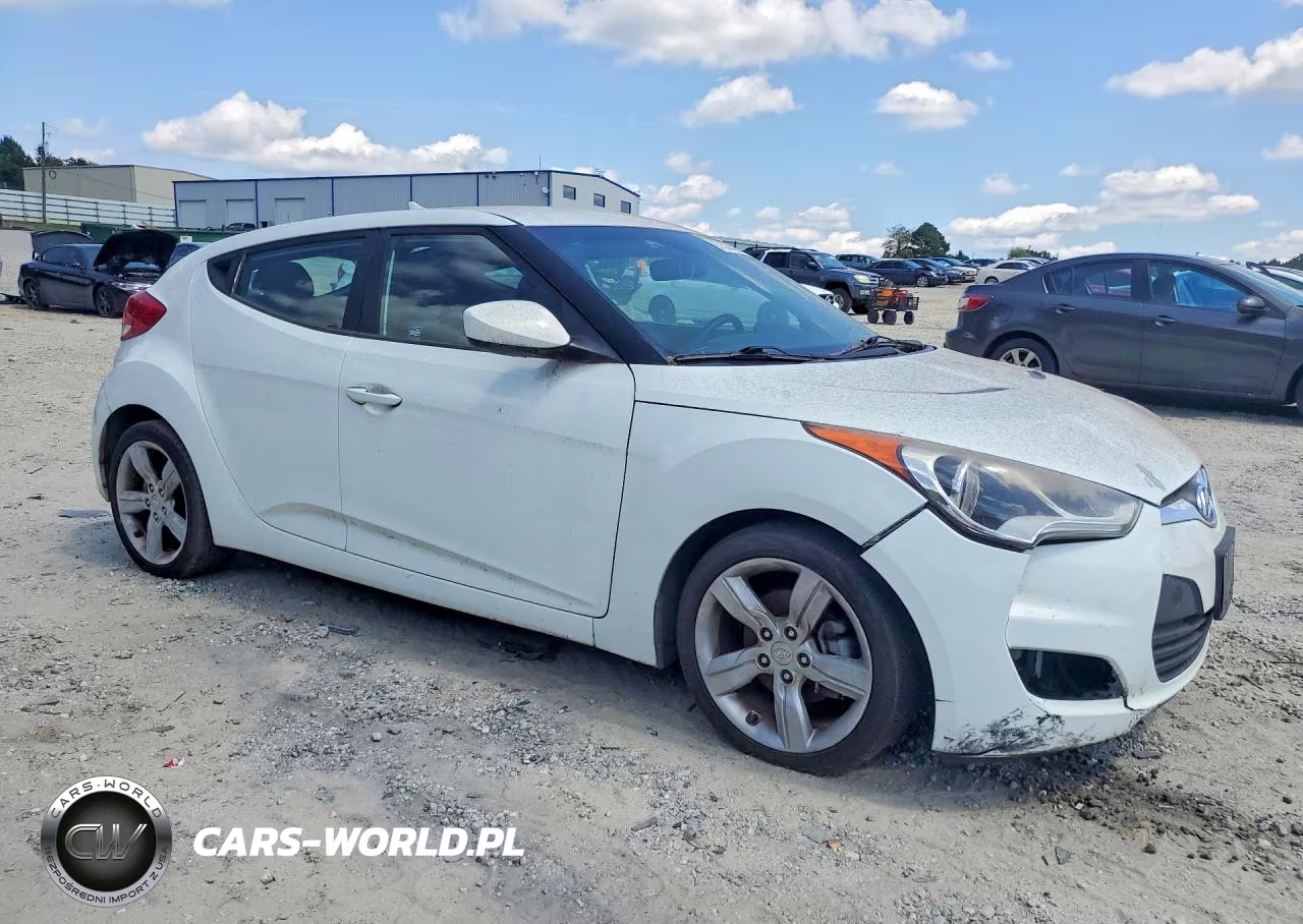2015 Hyundai Veloster Base VIN:KMHTC6AD5FU225570 - 4