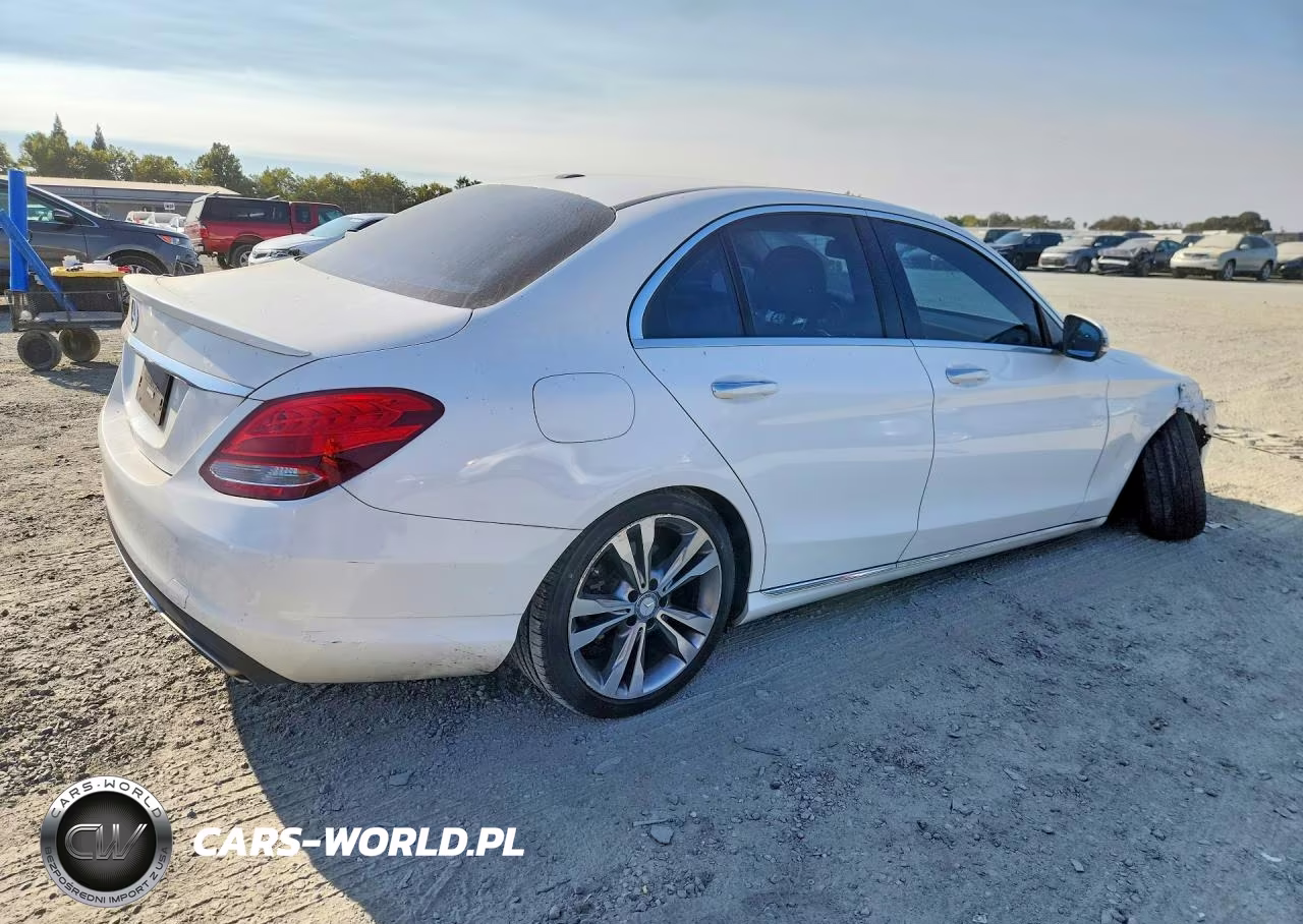 2016 Mercedes-Benz C 300 VIN:55SWF4JB1GU176582 - 3