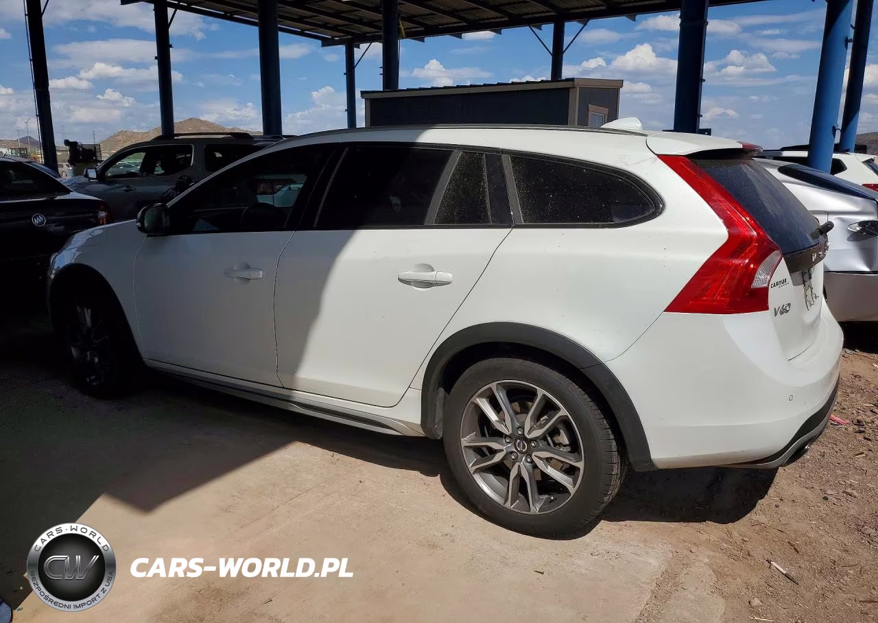 2016 Volvo V60 Cross Country Premier VIN:YV4612HK8G1015100 - 2